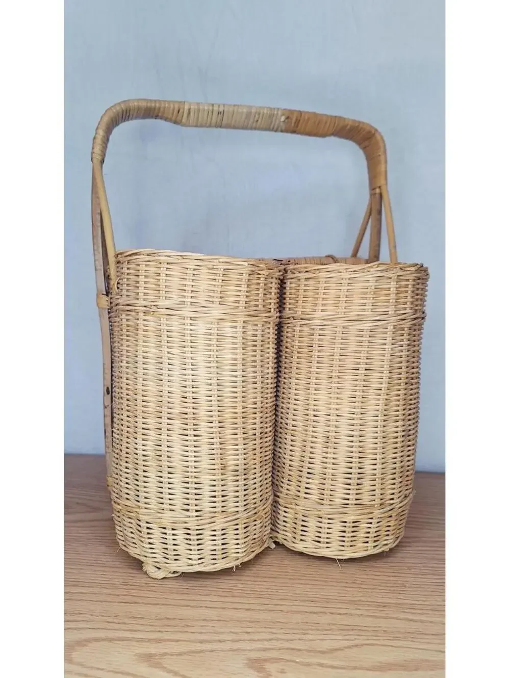 1960’s VTG Camping Wicker Picnic Basket with Double Wine Bottle Holder MCM